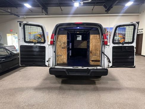 Used 2013 GMC Savana 1500 AWD image 22