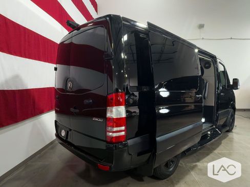 Used 2018 Mercedes-Benz Sprinter 2500 image 4
