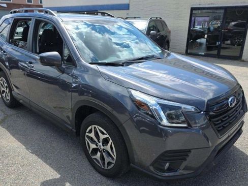 Used 2023 Subaru Forester Premium AWD/4WD image 1
