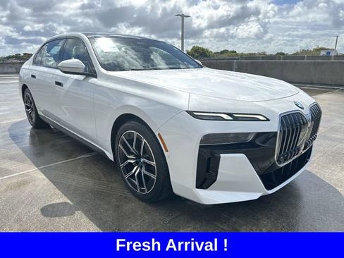 Used 2023 BMW 740i w/ Parking Assistance Package image 20