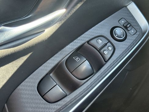 Used 2024 Nissan Sentra SR w/ SR Premium Package image 23