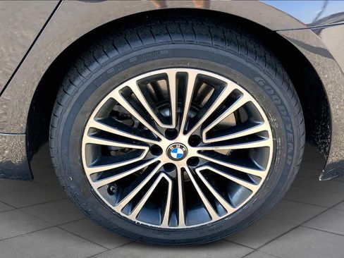 Used 2020 BMW 540i w/ Premium Package image 10