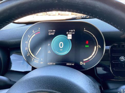 Used 2022 MINI Cooper 2-Door Hardtop image 22