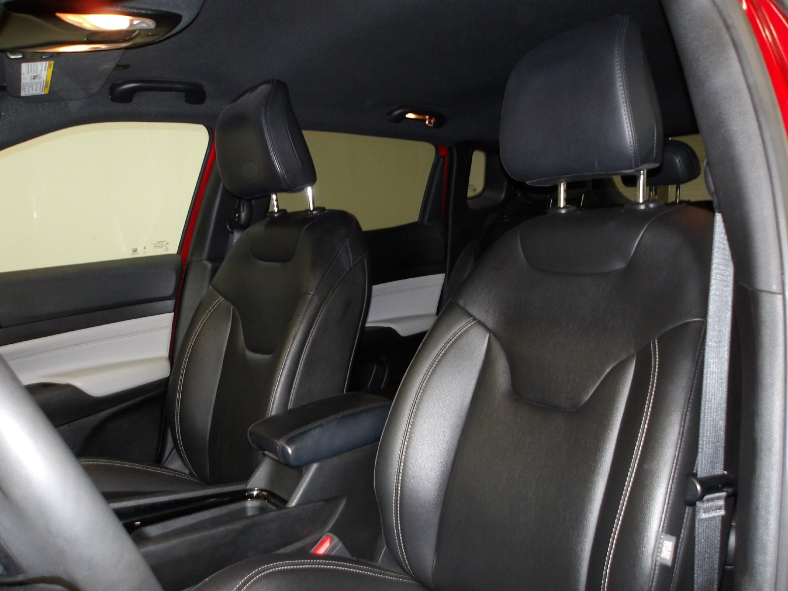 Used 2025 Jeep Compass Limited AWD/4WD image 11