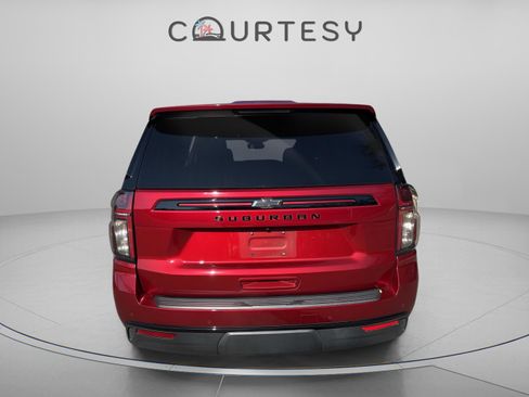 Used 2023 Chevrolet Suburban Z71 w/ Luxury Package image 7