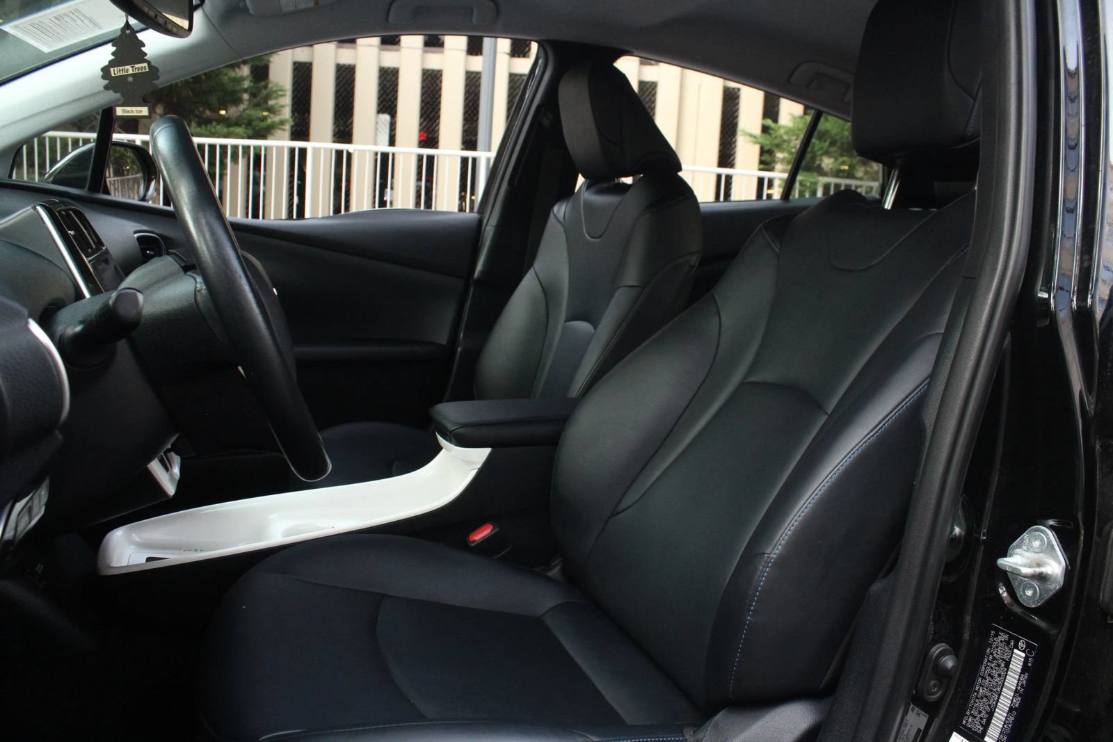 Used 2016 Toyota Prius Four Touring FWD image 16