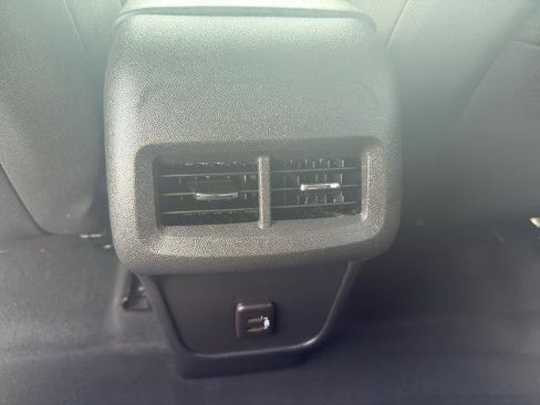 Used 2023 Chevrolet Equinox LT AWD/4WD image 31