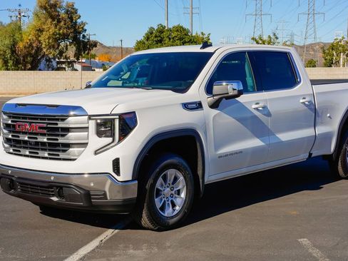 New 2026 GMC Sierra 1500 SLE w/ Preferred Package image 3