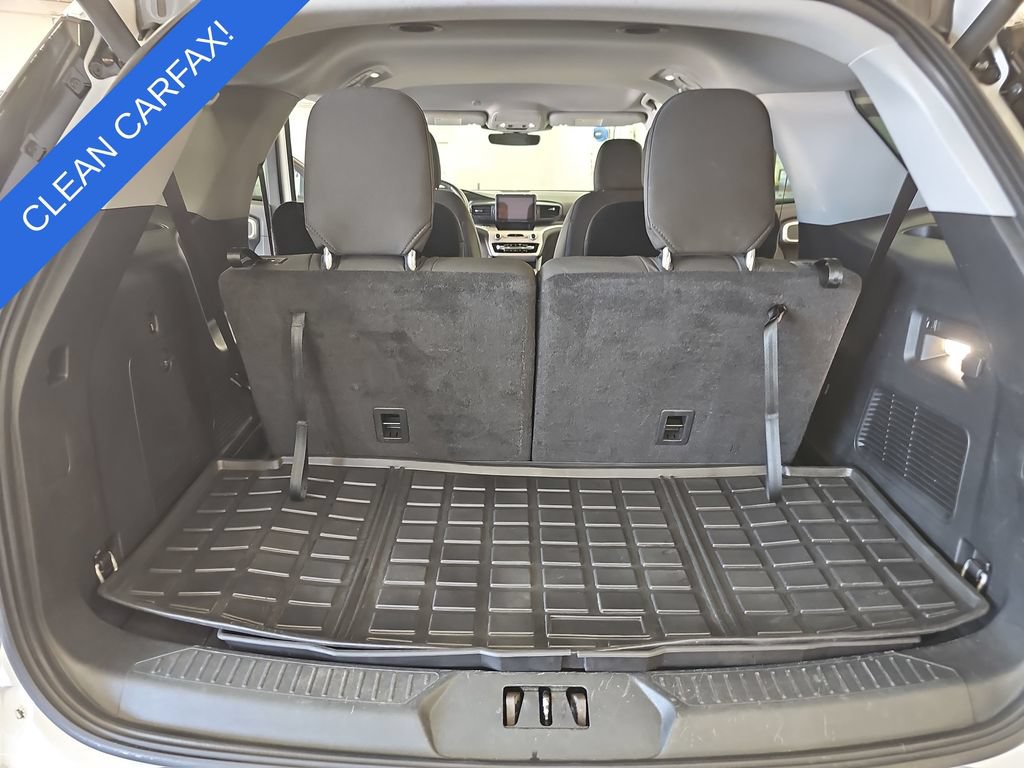 Used 2023 Ford Explorer XLT AWD/4WD image 13