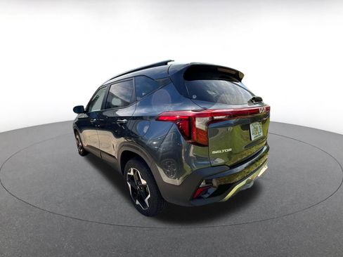 Used 2025 Kia Seltos S image 4