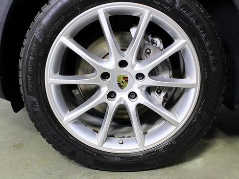 Used 2020 Porsche Cayenne image 13