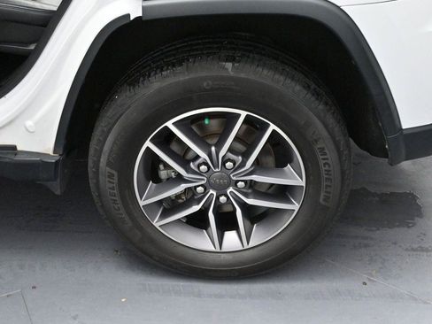 Used 2021 Jeep Grand Cherokee Limited AWD/4WD image 31