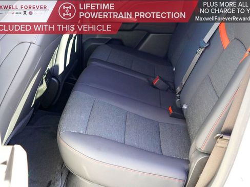 Used 2024 Chevrolet Colorado Z71 w/ Z71 Convenience Package 2 image 25