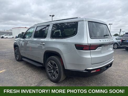 Used 2024 Jeep Wagoneer Series II RWD image 4
