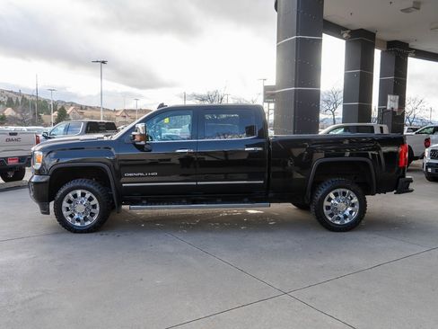 Used 2019 GMC Sierra 2500 Denali w/ Duramax Plus Package image 4