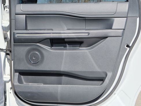 Certified 2024 Ford Expedition Max XLT image 36