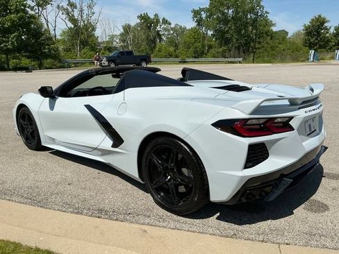 Used 2023 Chevrolet Corvette Stingray Preferred Conv w/ Z51 Performance Package RWD image 18