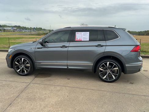 Used 2024 Volkswagen Tiguan SEL R-Line image 5