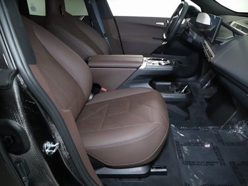 Certified 2025 BMW iX xDrive50 w/ Premium Package image 33