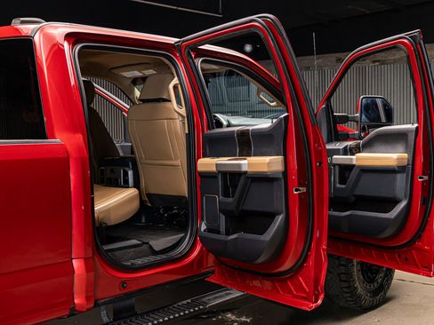 Used 2022 Ford F250 Lariat image 28