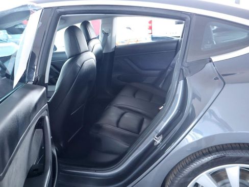 Used 2018 Tesla Model 3 Mid Range RWD image 28