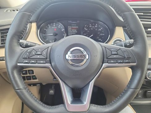 Used 2017 Nissan Rogue SL FWD image 27