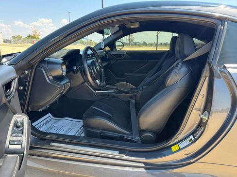 Used 2023 Toyota GR86 Premium RWD image 17
