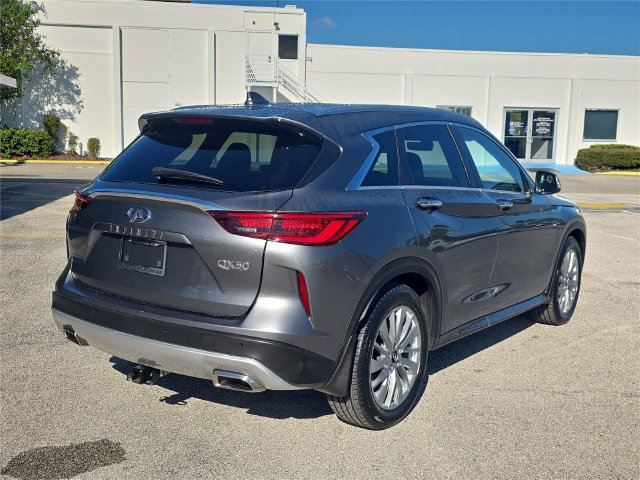 Used 2023 INFINITI QX50 Luxe FWD image 3
