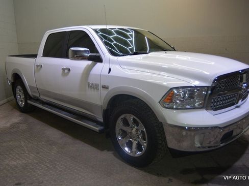 Used 2018 RAM 1500 Laramie w/ Convenience Group AWD/4WD image 1