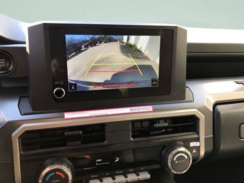 Used 2024 Toyota Tacoma SR5 AWD/4WD image 18