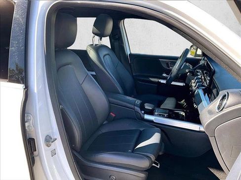 Used 2023 Mercedes-Benz GLB 250 image 9