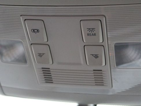 Used 2020 Volkswagen Tiguan SE w/ 3rd Row Seat Package image 27