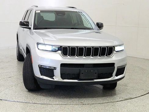 Used 2022 Jeep Grand Cherokee L Limited AWD/4WD image 2