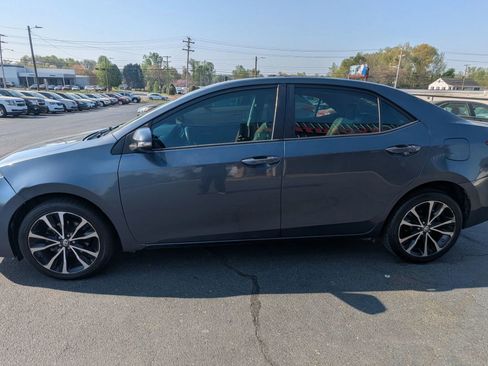 Used 2018 Toyota Corolla SE FWD image 4