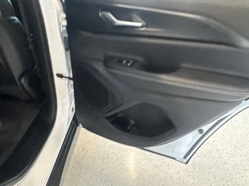 Used 2023 Jeep Grand Cherokee Altitude AWD/4WD image 44