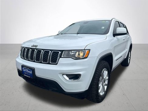 Used 2021 Jeep Grand Cherokee Laredo AWD/4WD image 2