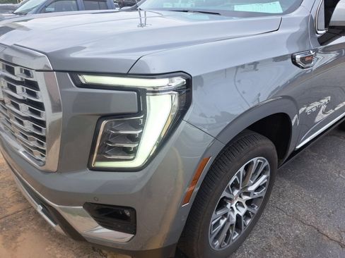 Used 2026 GMC Yukon Denali w/ Denali Reserve Package AWD/4WD image 21