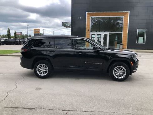Used 2023 Jeep Grand Cherokee L Laredo w/ Luxury Tech Group I AWD/4WD image 7