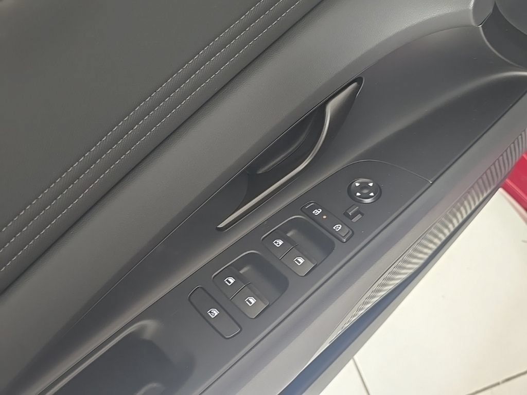 New 2025 Hyundai Elantra SEL FWD image 12