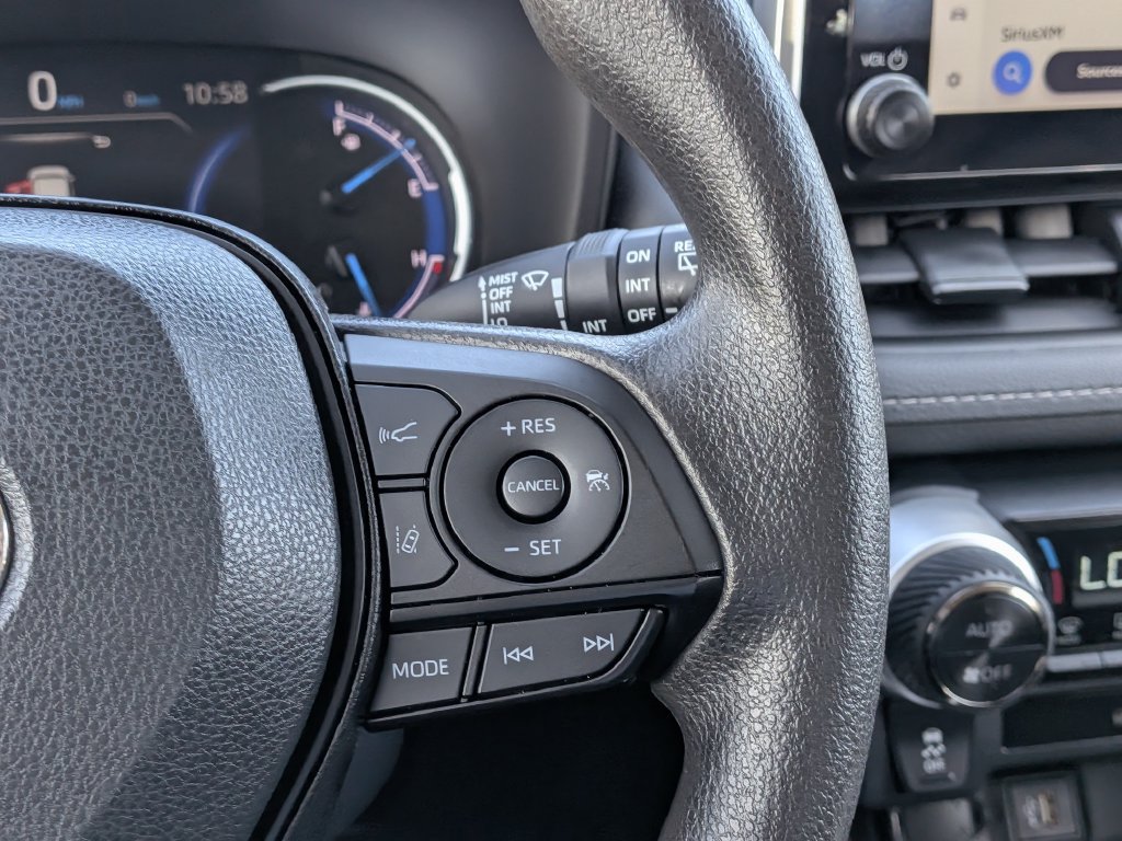 Used 2024 Toyota RAV4 XLE AWD/4WD image 21