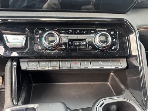 Used 2024 GMC Sierra 1500 AT4 w/ AT4 Preferred Package image 25