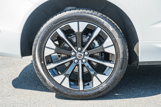 Certified 2026 Volvo XC60 B5 Plus AWD/4WD image 19