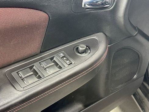 Used 2011 Dodge Avenger Heat image 16