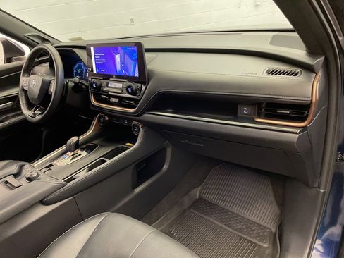 Used 2024 Toyota Grand Highlander AWD Hybrid image 27