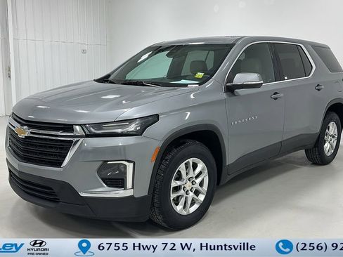 Used 2023 Chevrolet Traverse LS w/ Safety Package image 1