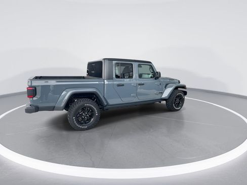 Used 2025 Jeep Gladiator Sport AWD/4WD image 9