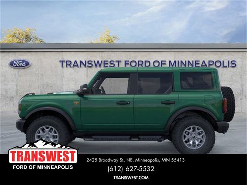 New 2025 Ford Bronco Badlands image 3