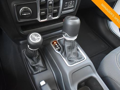 New 2025 Jeep Gladiator Sport image 19