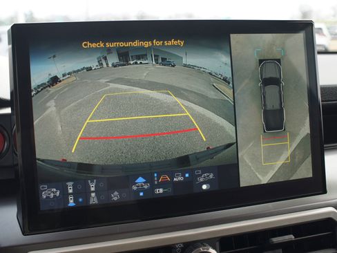 Used 2025 Toyota Tacoma TRD Off-Road w/ TRD Off Road Premium Package image 7