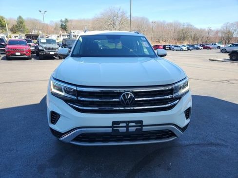 Used 2023 Volkswagen Atlas SE image 2